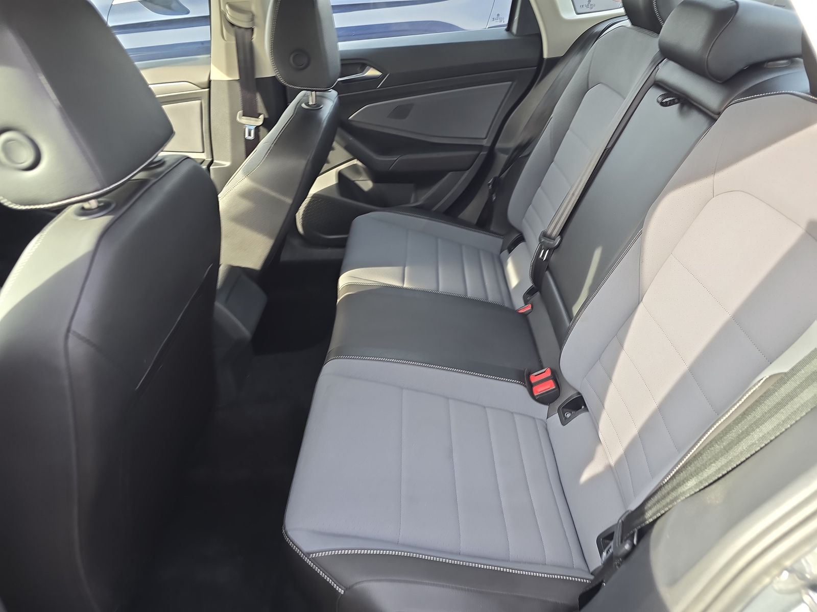 2025 Volkswagen Jetta 1.5T SE FWD