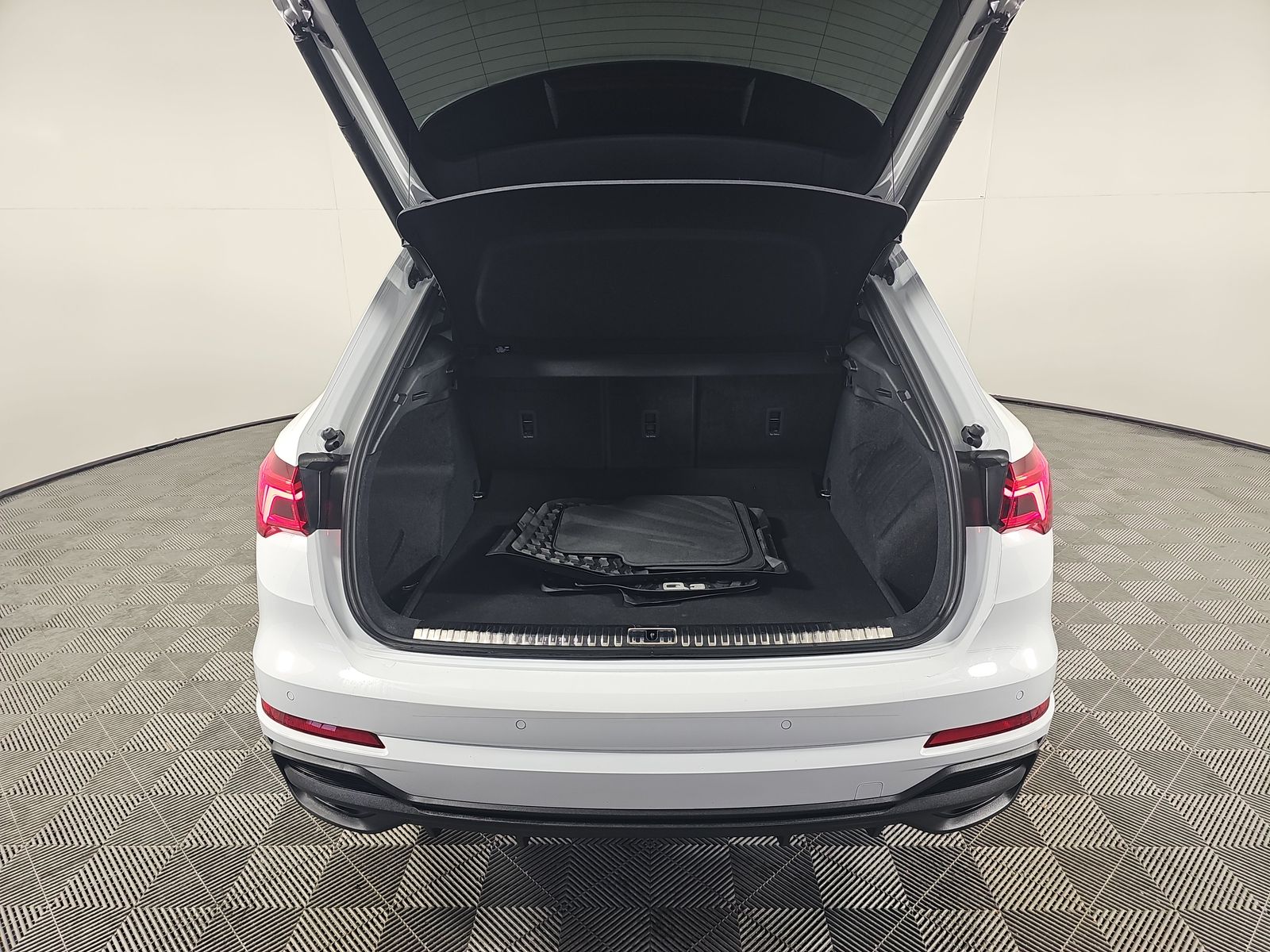 2024 Audi Q3 S line Premium AWD