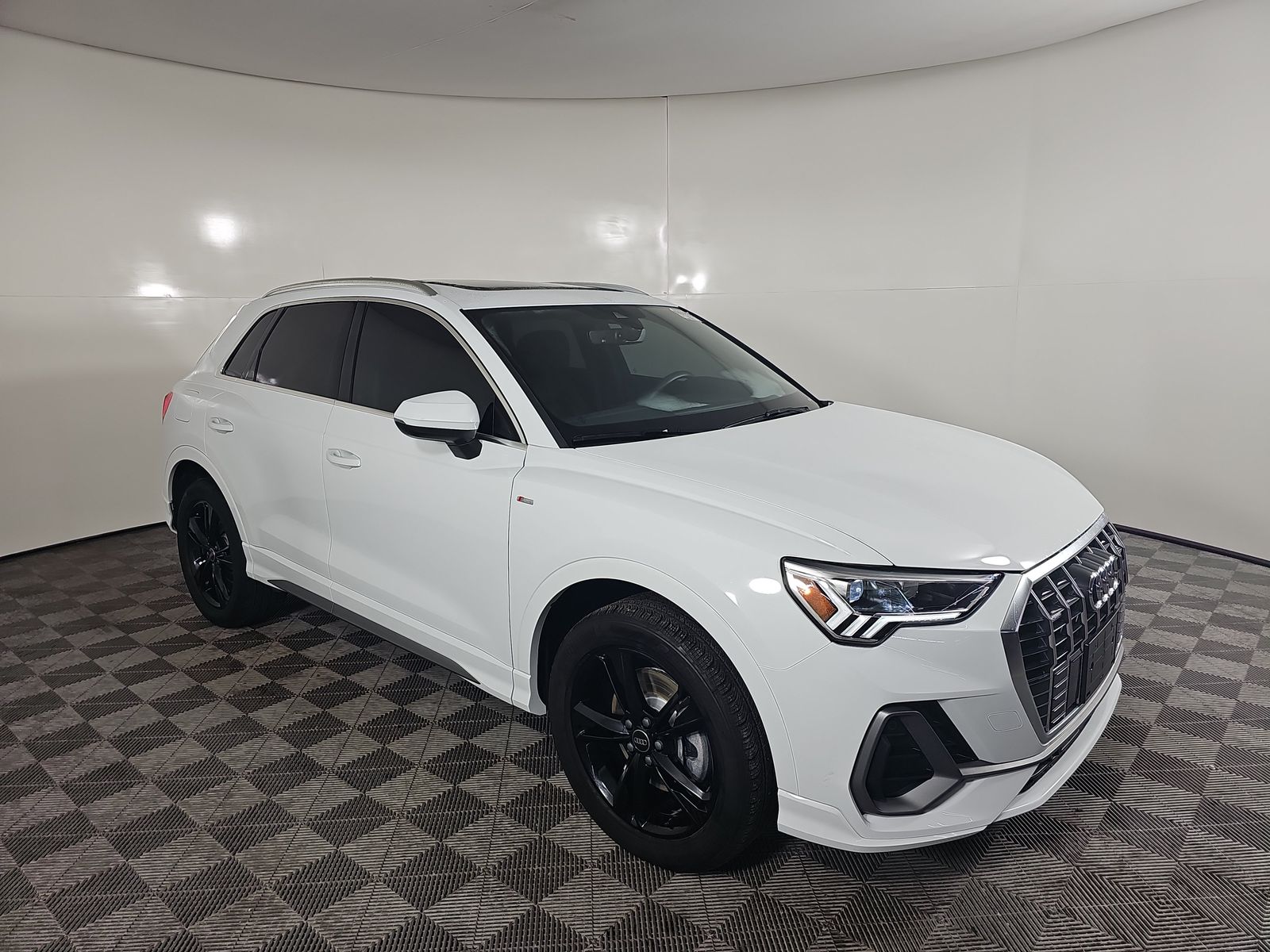 2024 Audi Q3 S line Premium AWD