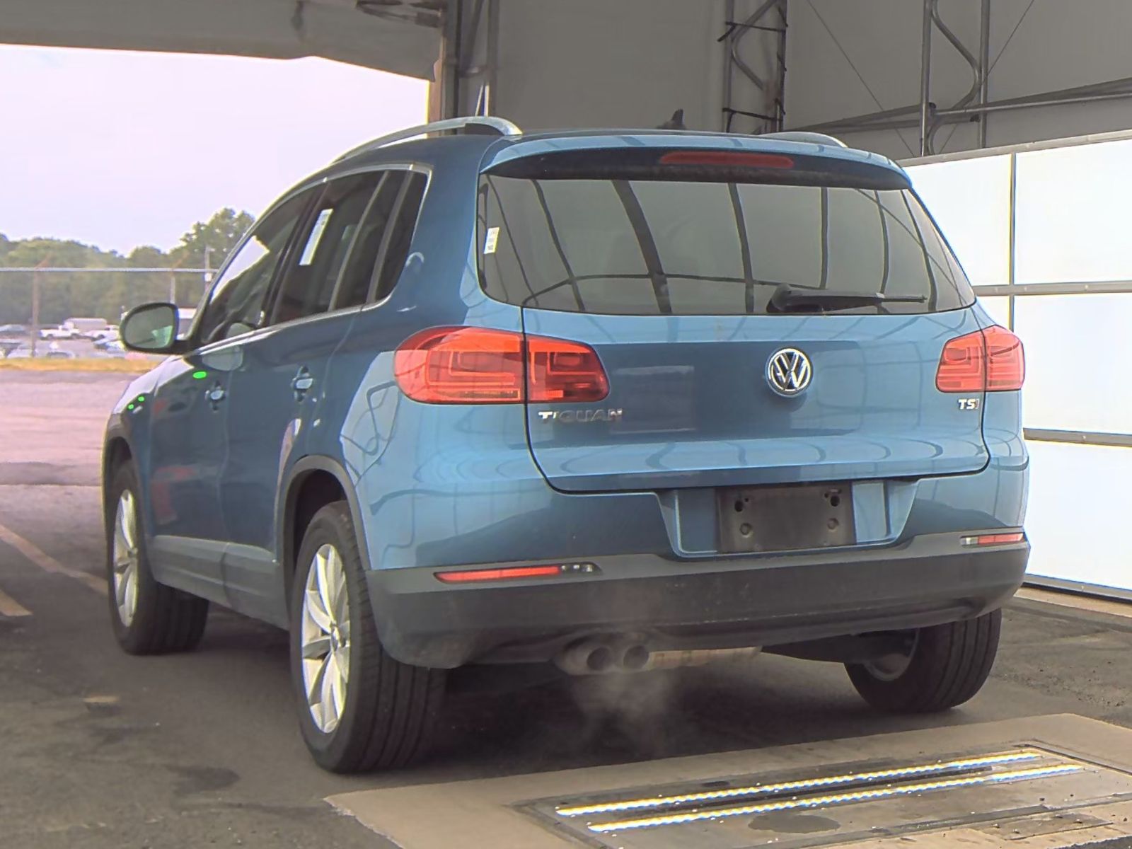 2017 Volkswagen Tiguan 2.0T Wolfsburg Edition FWD