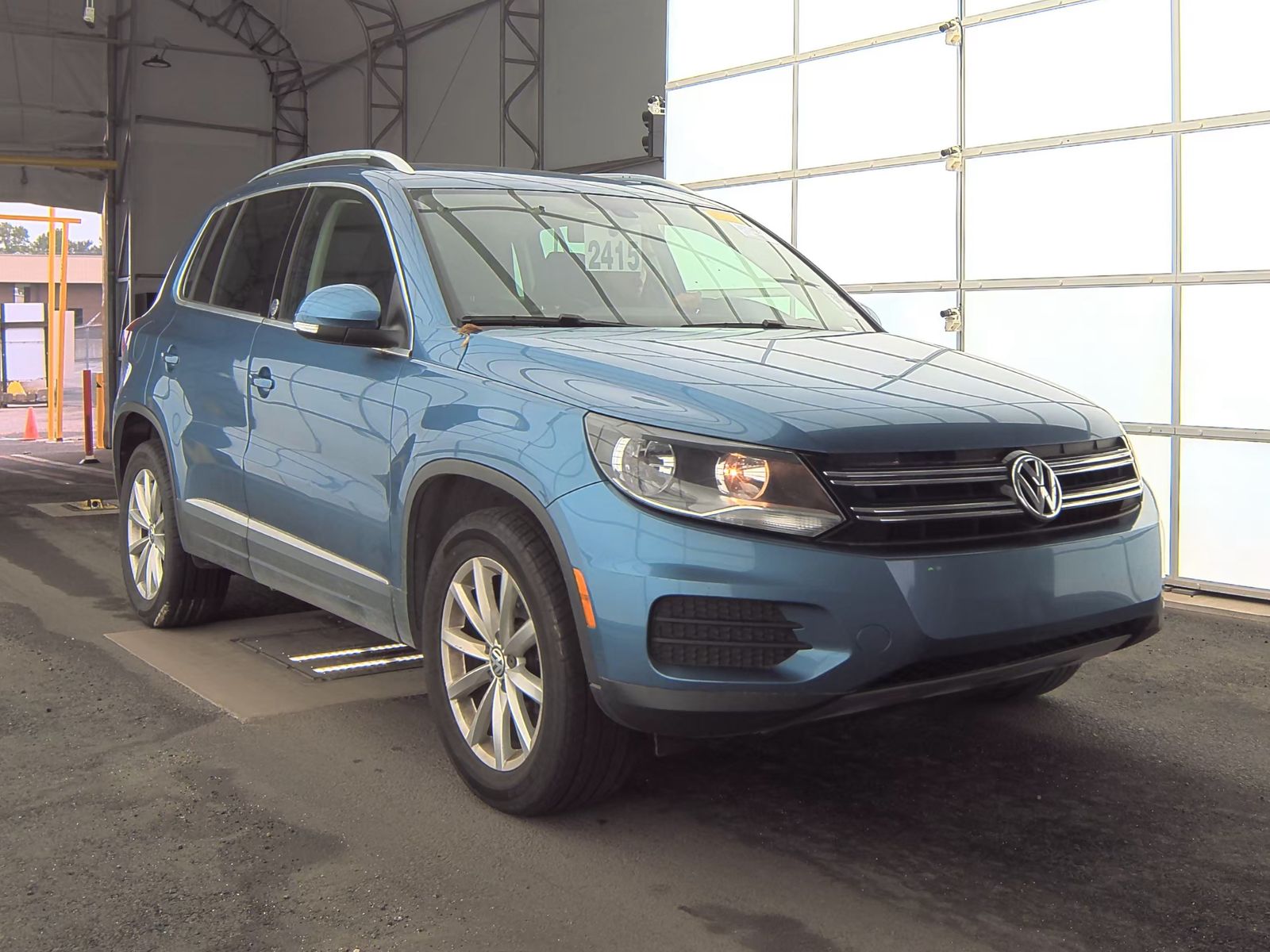 2017 Volkswagen Tiguan 2.0T Wolfsburg Edition FWD