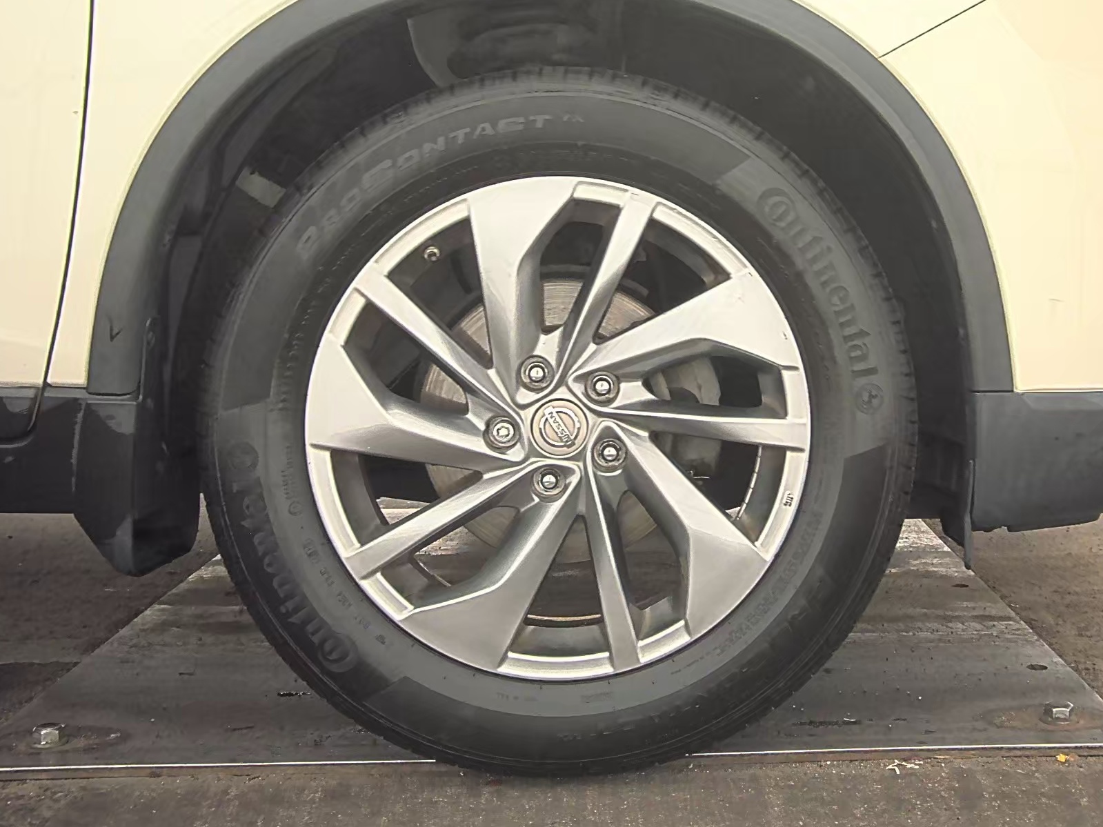 2015 Nissan Rogue SL FWD