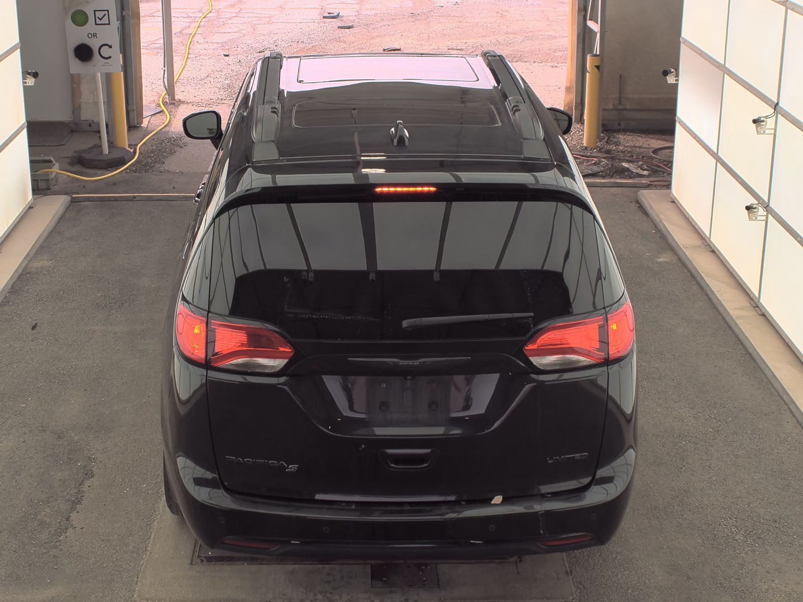 2020 Chrysler Pacifica Limited FWD
