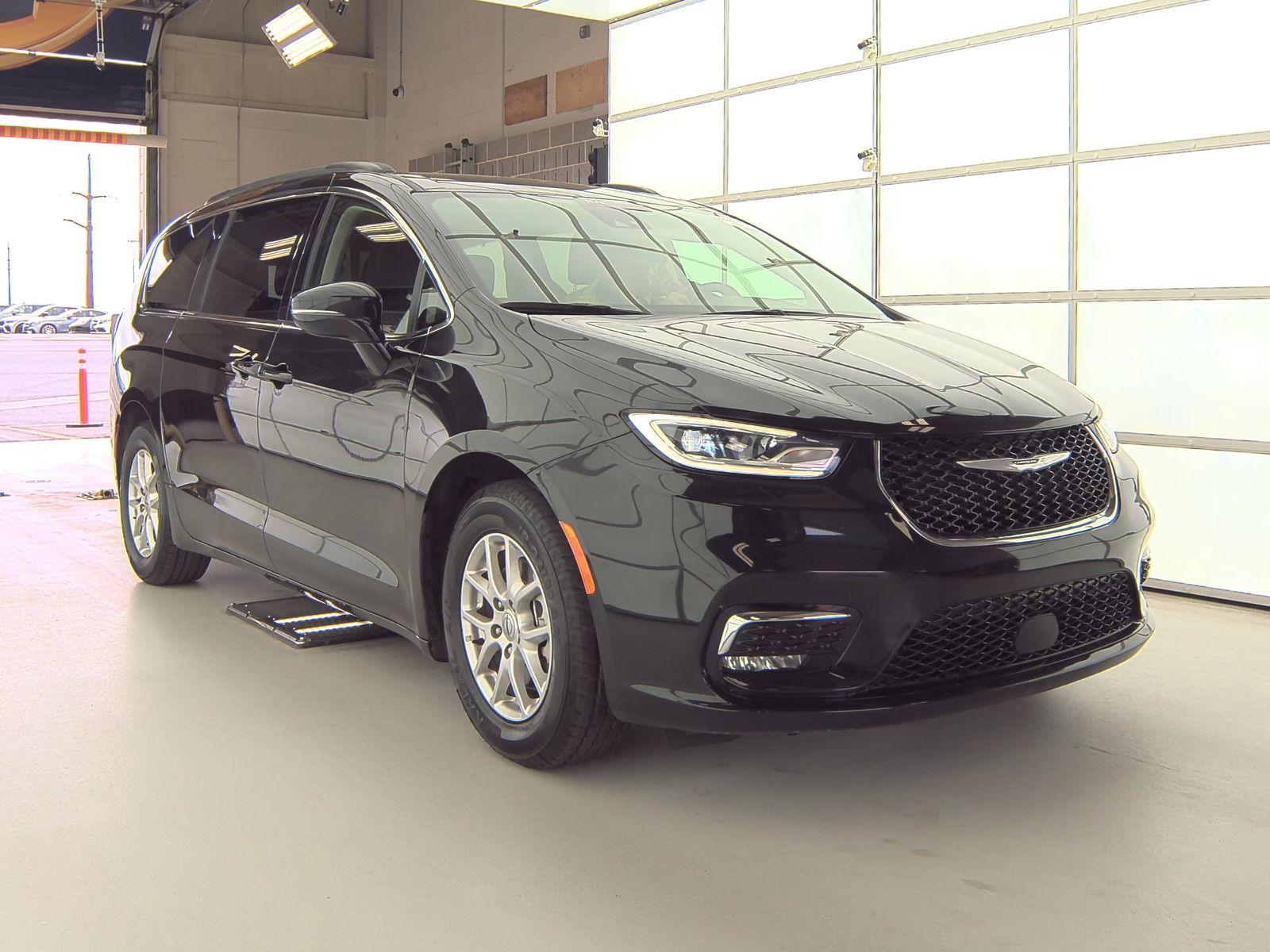 2022 Chrysler Pacifica Touring L FWD