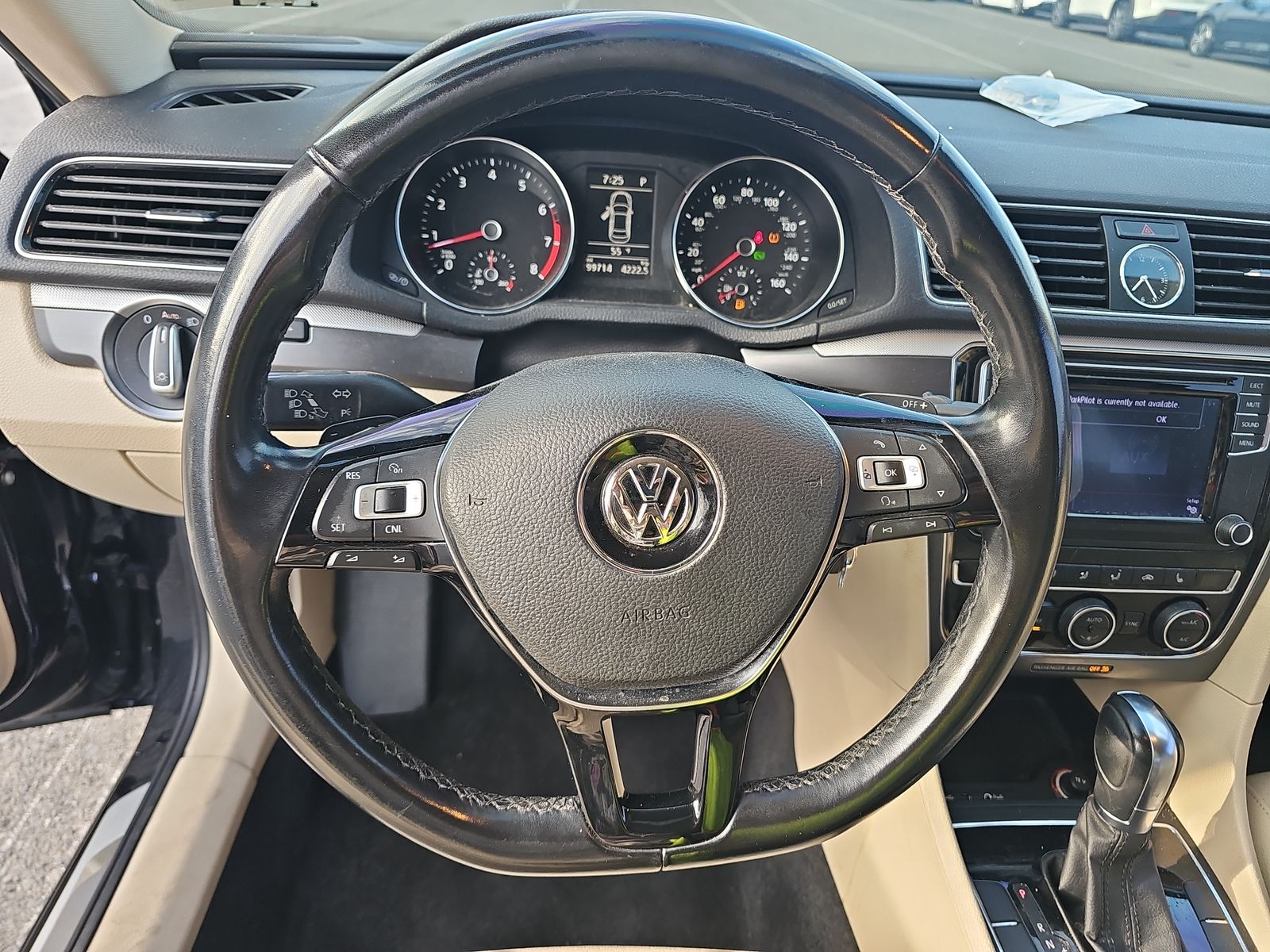 2017 Volkswagen Passat 1.8T R-Line FWD