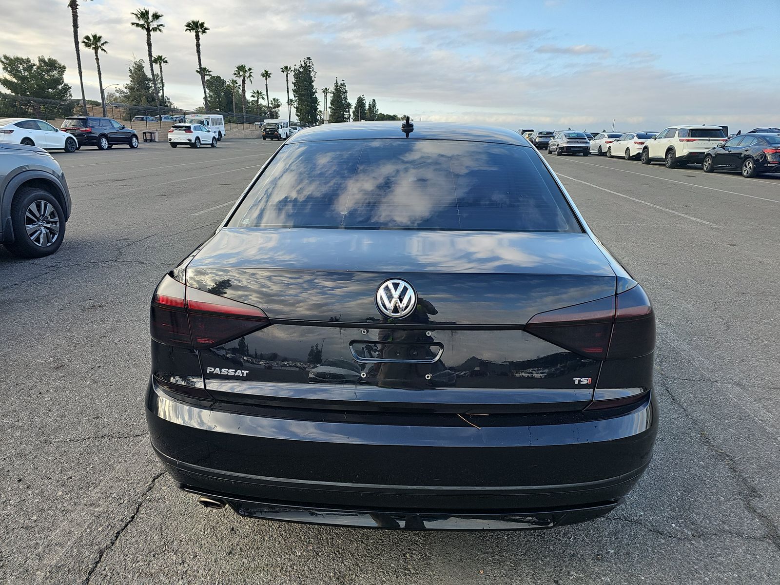2017 Volkswagen Passat 1.8T R-Line FWD