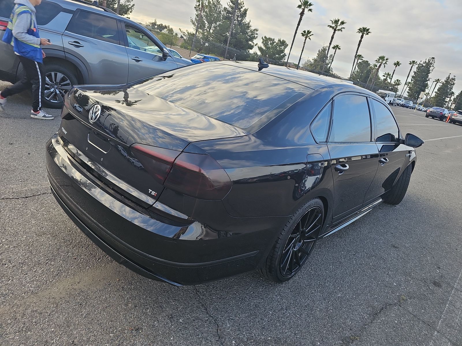 2017 Volkswagen Passat 1.8T R-Line FWD