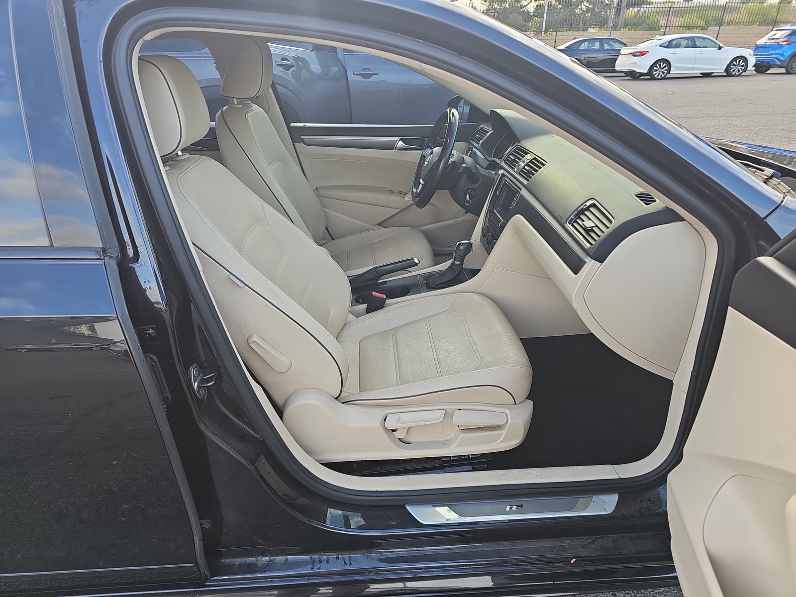 2017 Volkswagen Passat 1.8T R-Line FWD