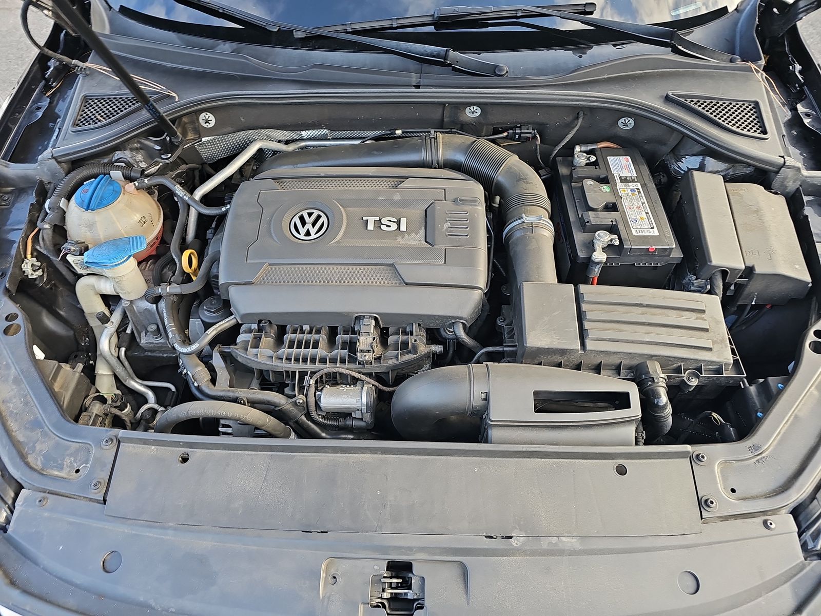 2017 Volkswagen Passat 1.8T R-Line FWD