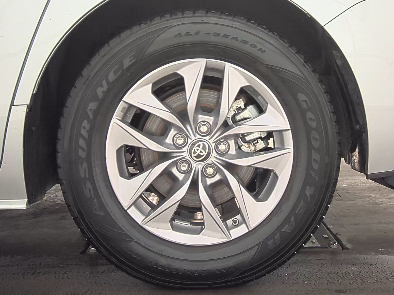 2021 Toyota Sienna XLE FWD