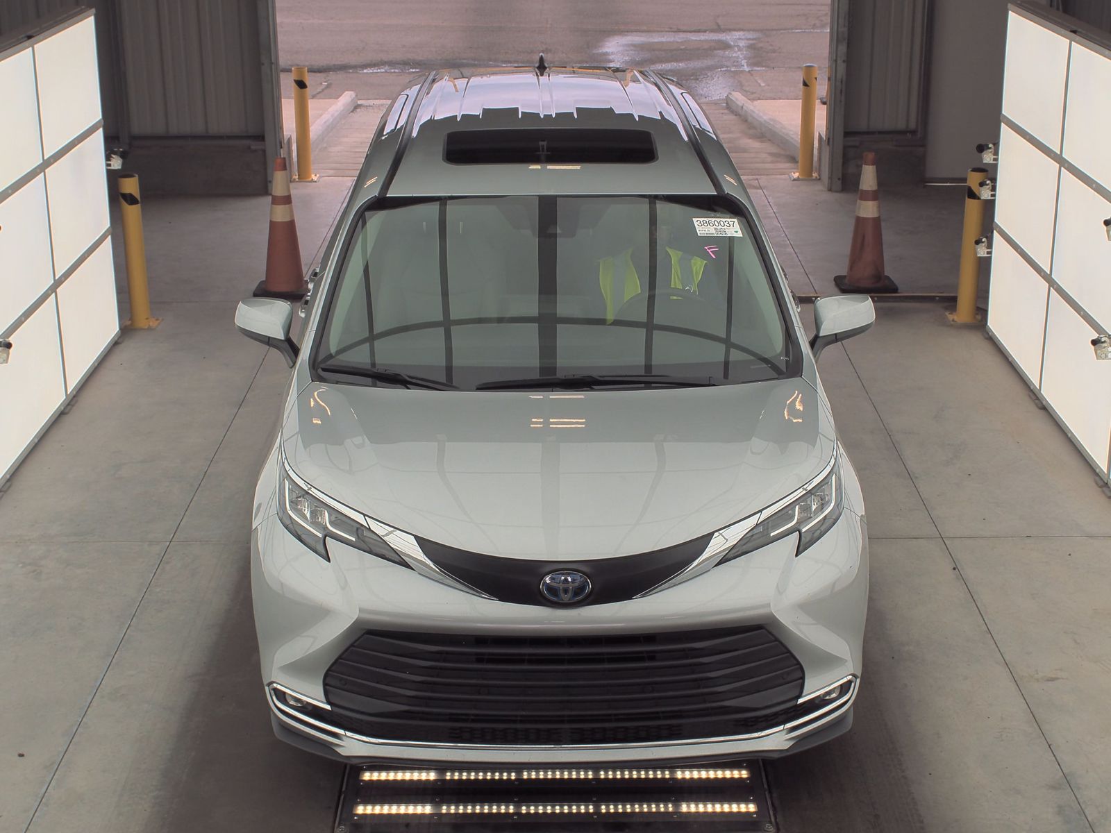 2021 Toyota Sienna XLE FWD
