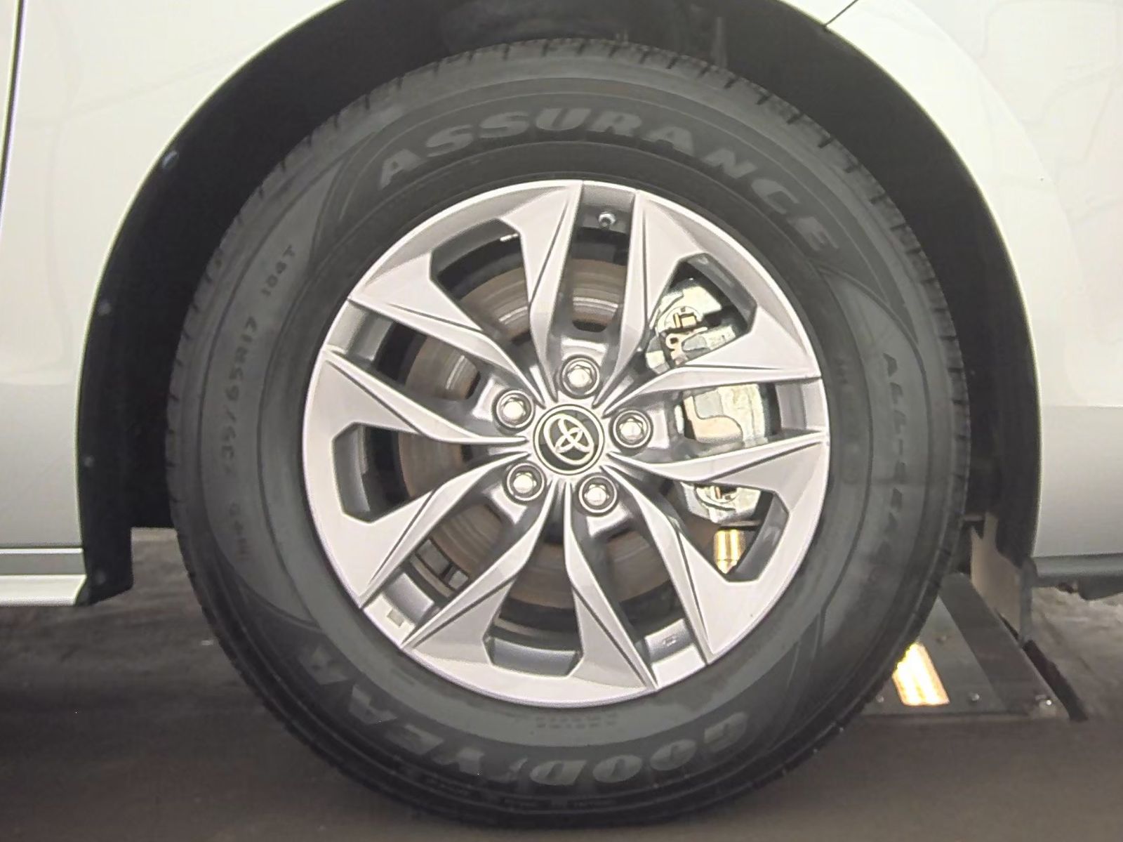 2021 Toyota Sienna XLE FWD