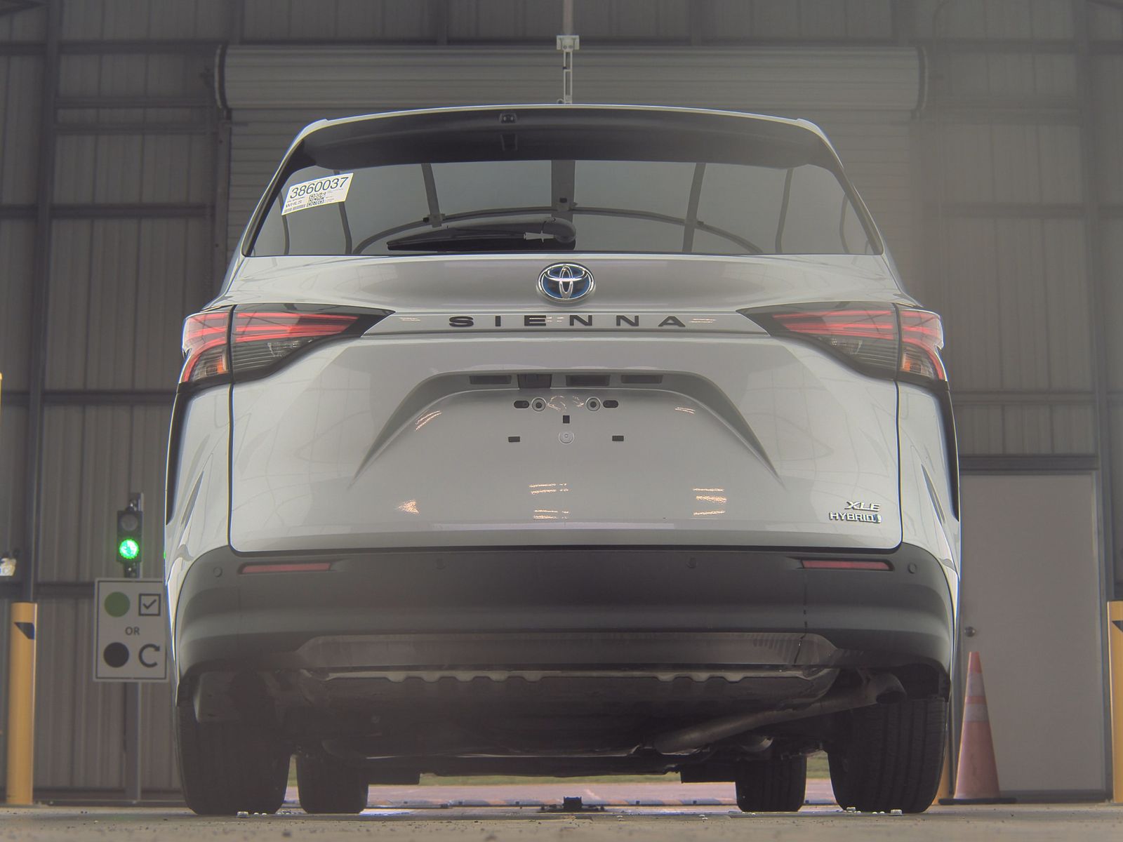 2021 Toyota Sienna XLE FWD