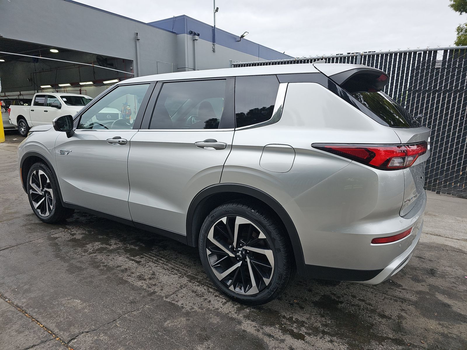 2023 Mitsubishi Outlander PHEV RALLIART AWD