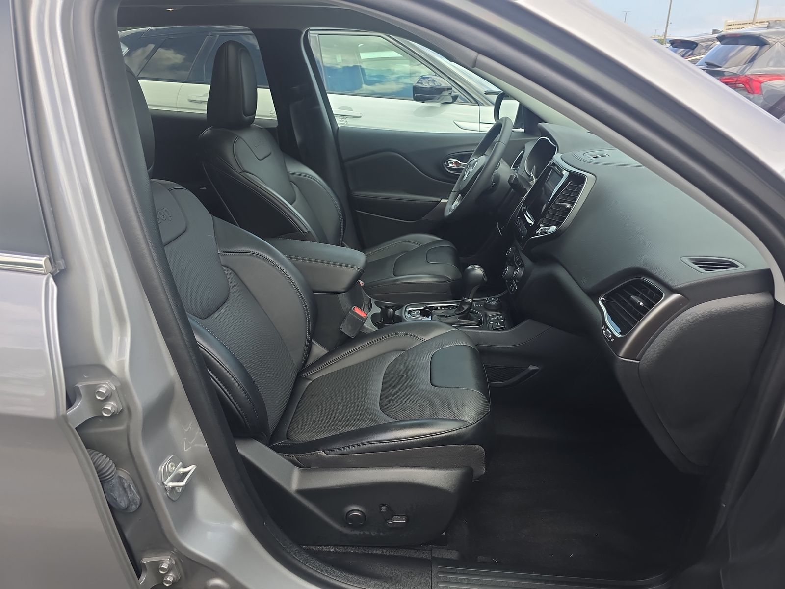 2022 Jeep Cherokee Limited AWD