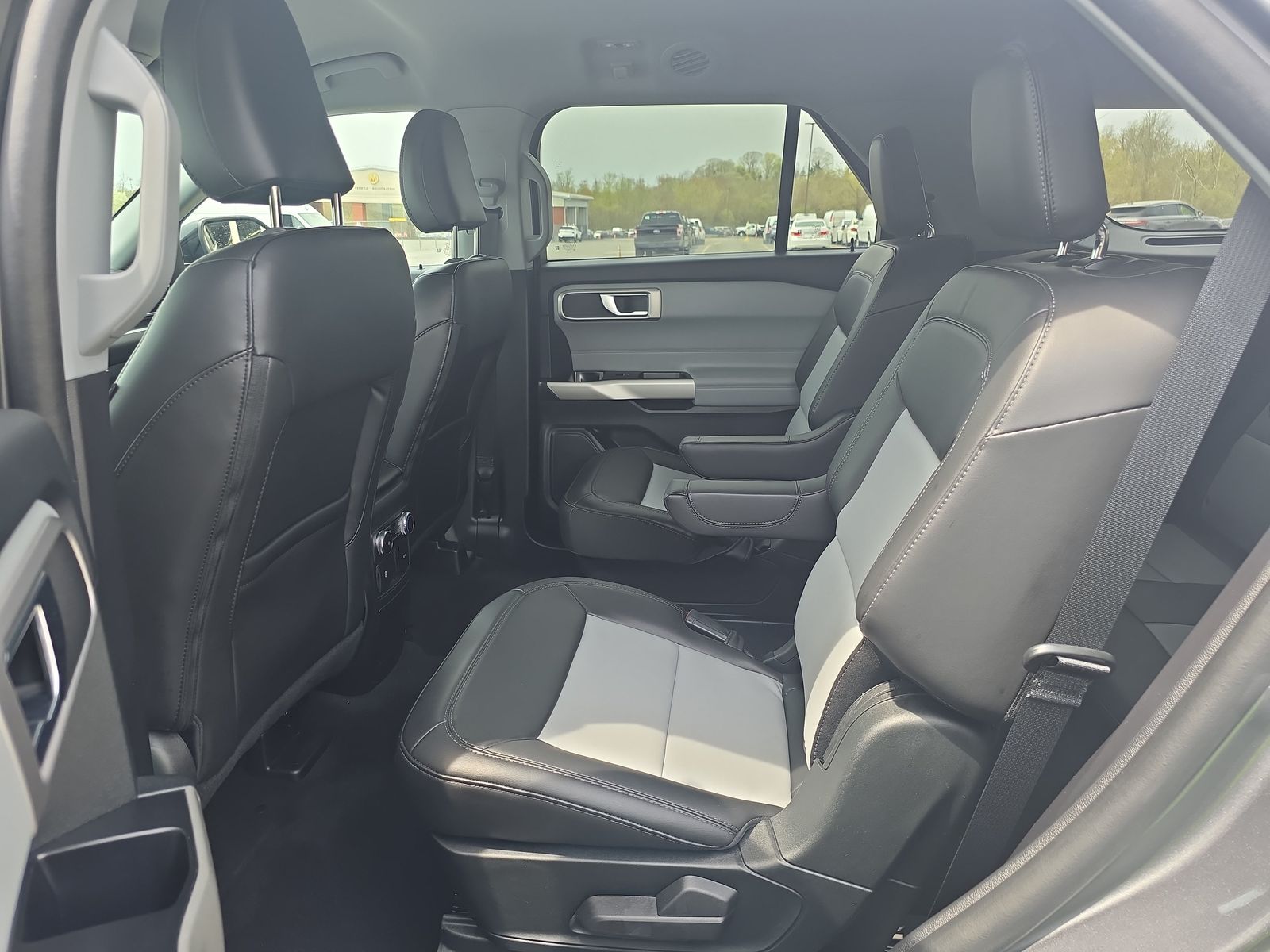 2022 Ford Explorer XLT AWD