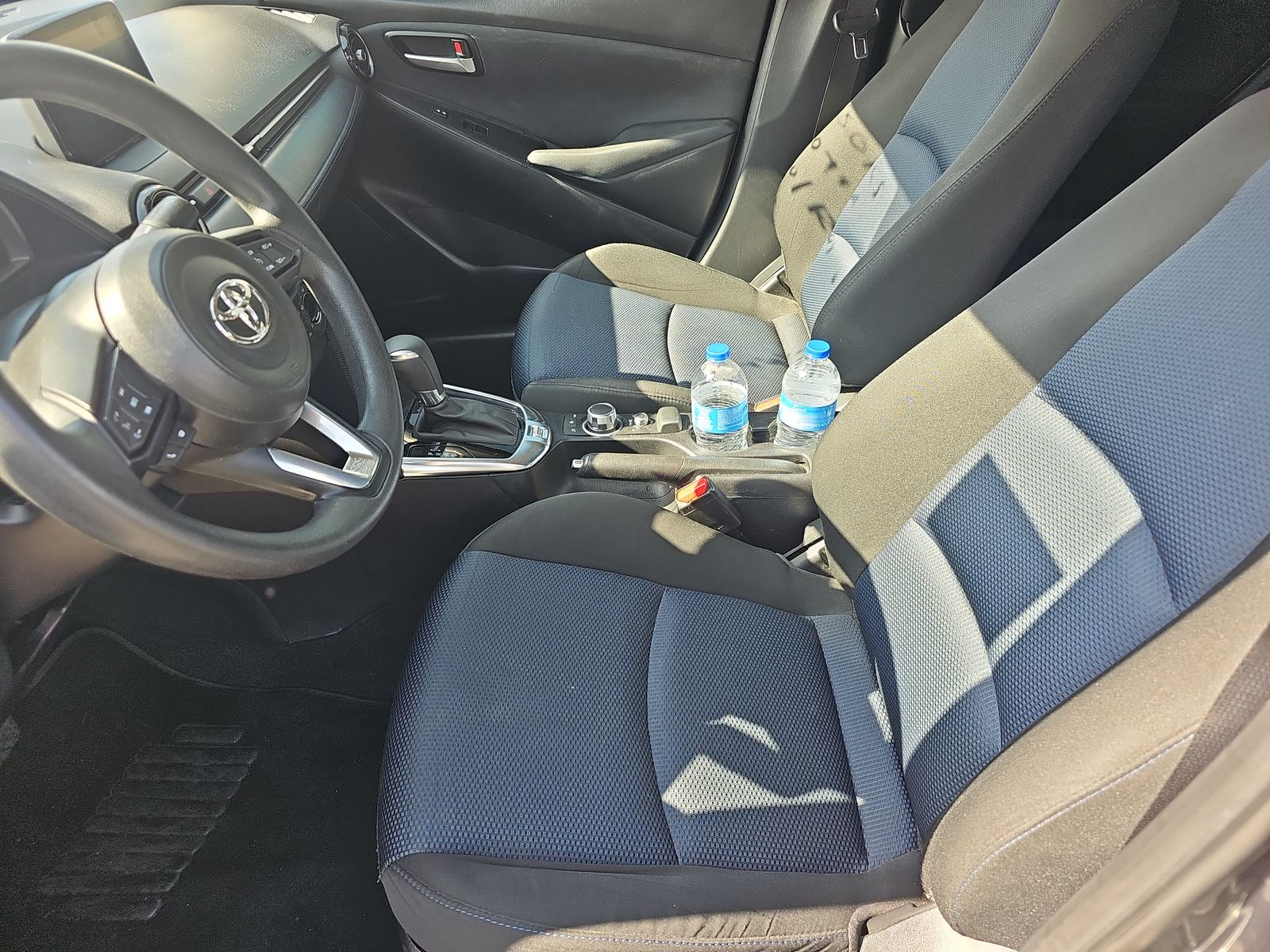 2020 Toyota Yaris LE FWD