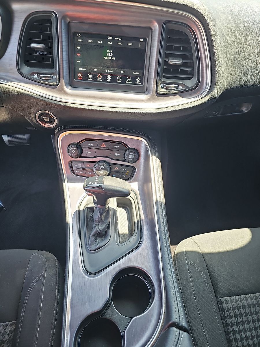 2018 Dodge Challenger SXT RWD