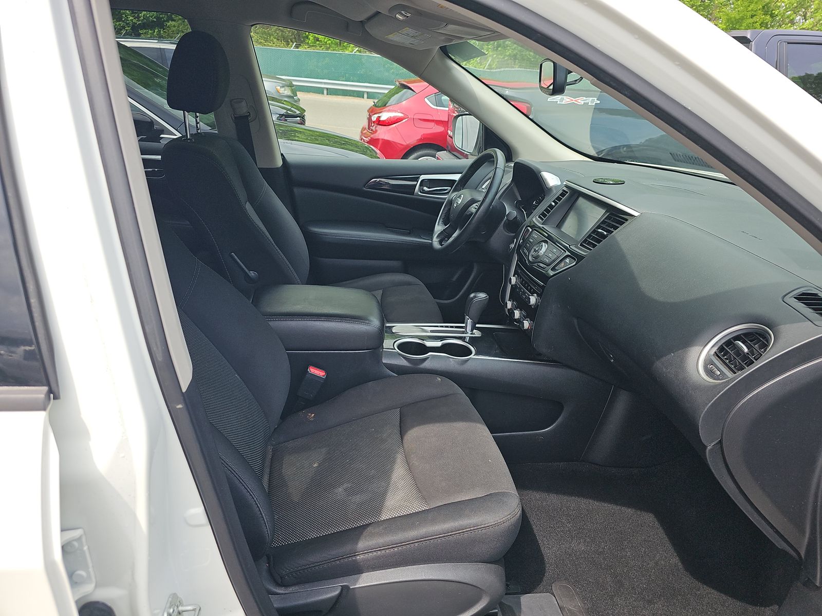 2019 Nissan Pathfinder SV FWD