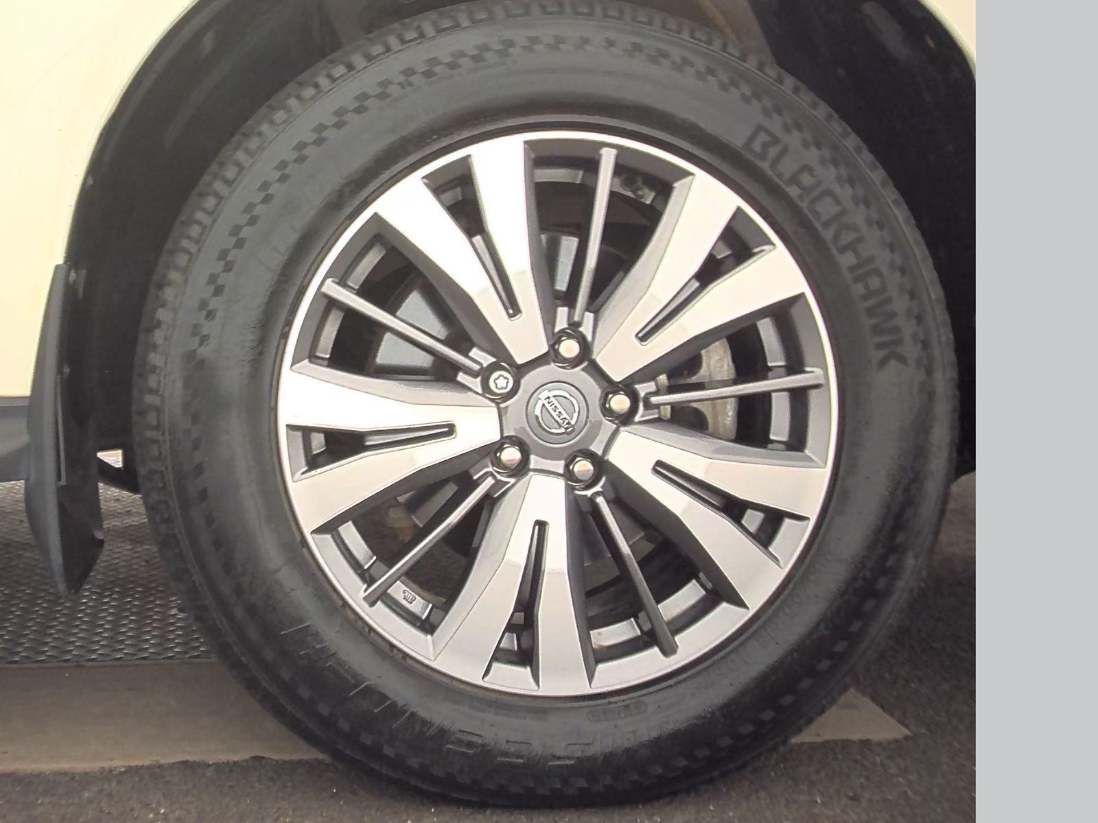 2019 Nissan Pathfinder SV FWD