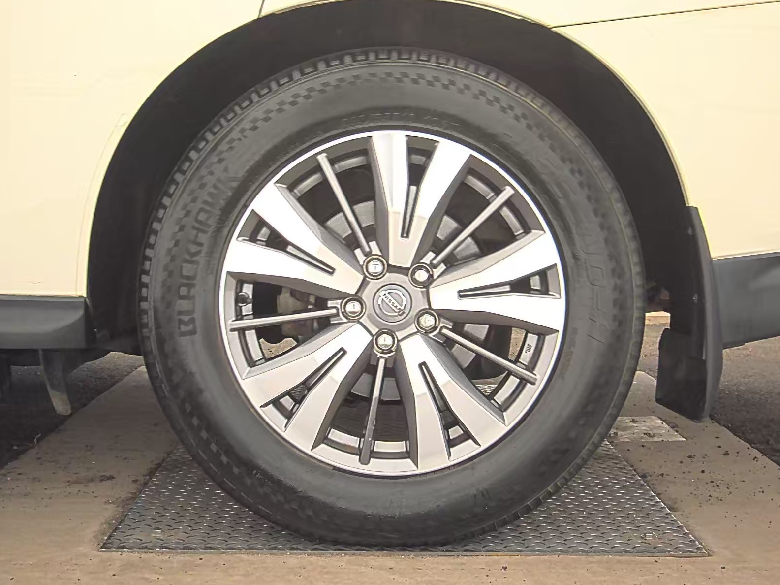 2019 Nissan Pathfinder SV FWD