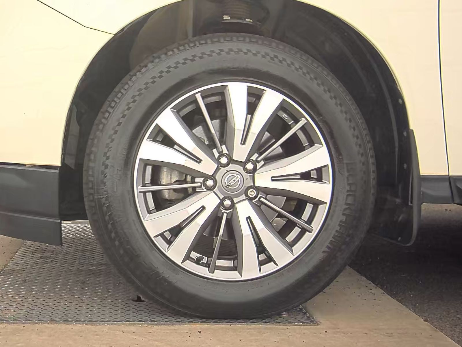 2019 Nissan Pathfinder SV FWD