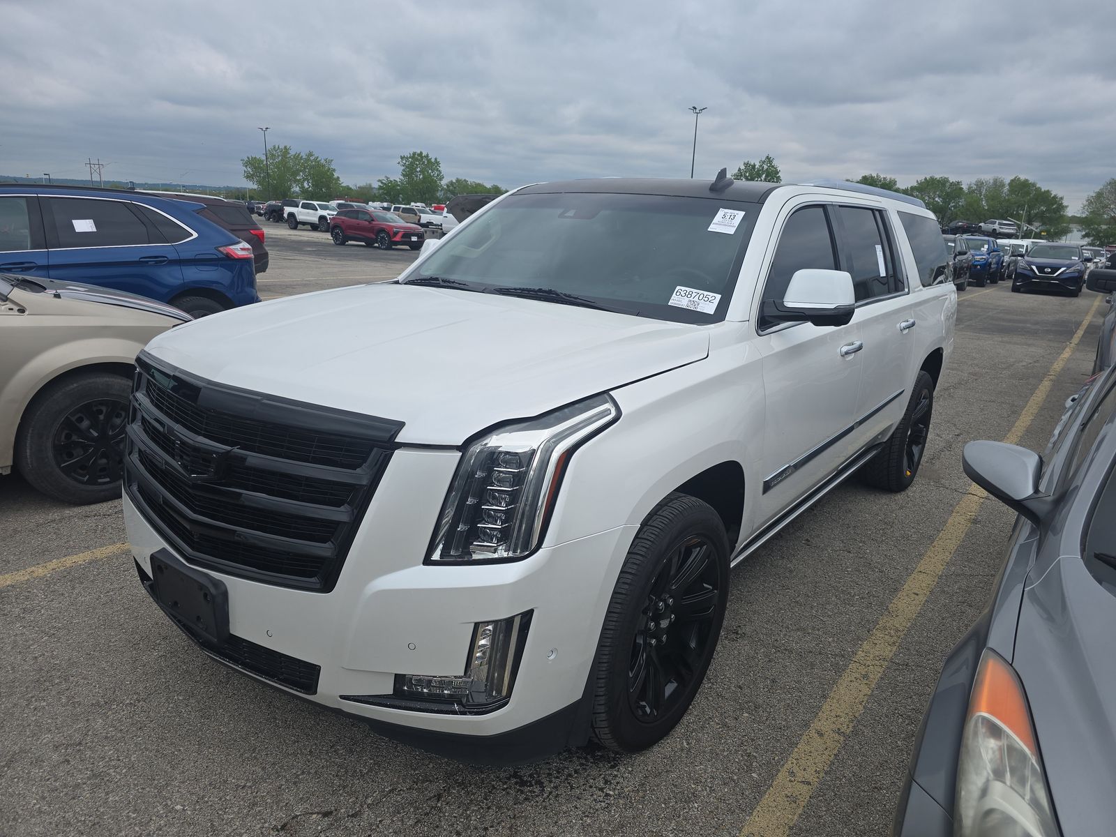 Samochody z USA Cadillac Escalade ESV