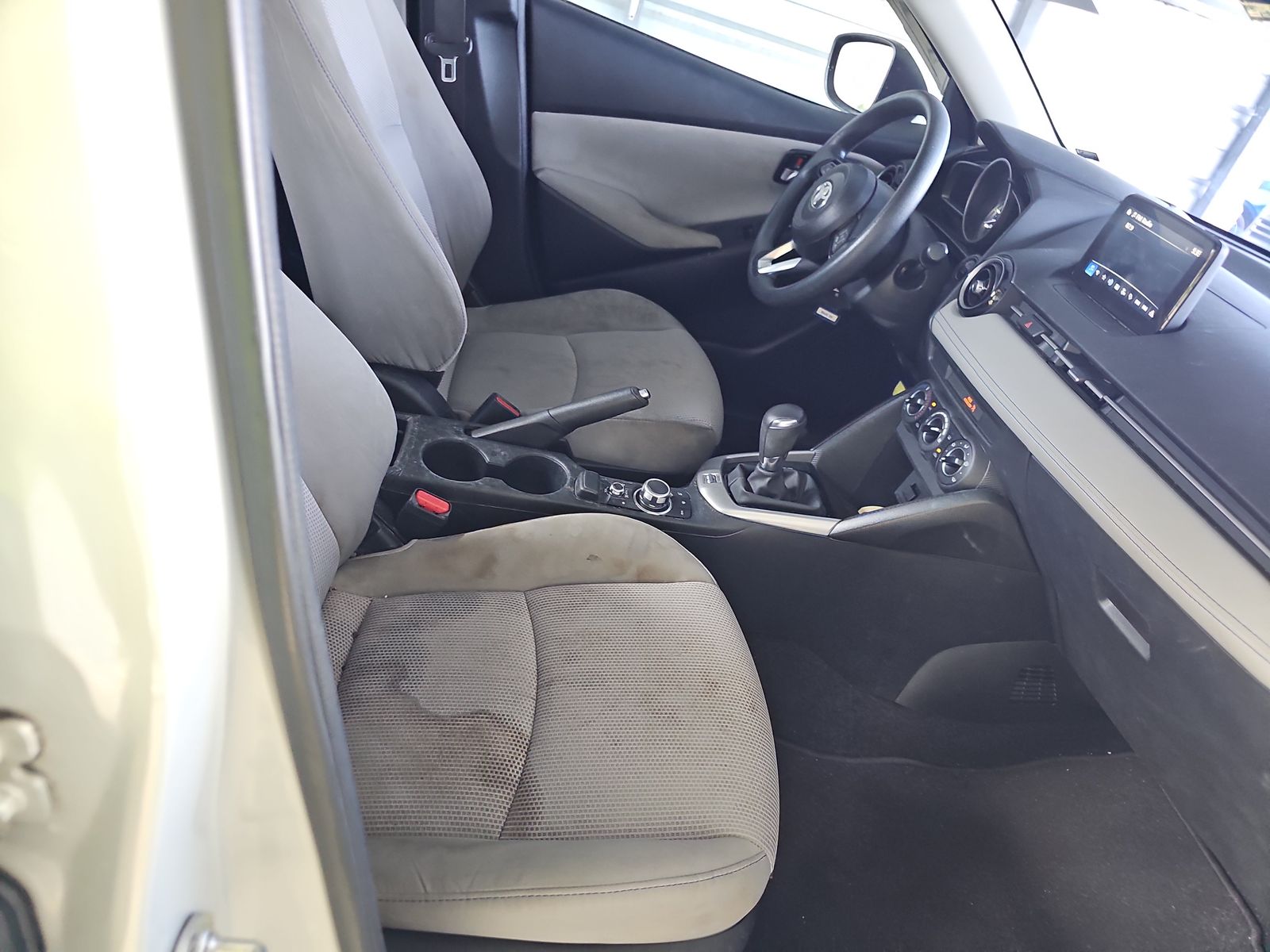 2020 Toyota Yaris L FWD