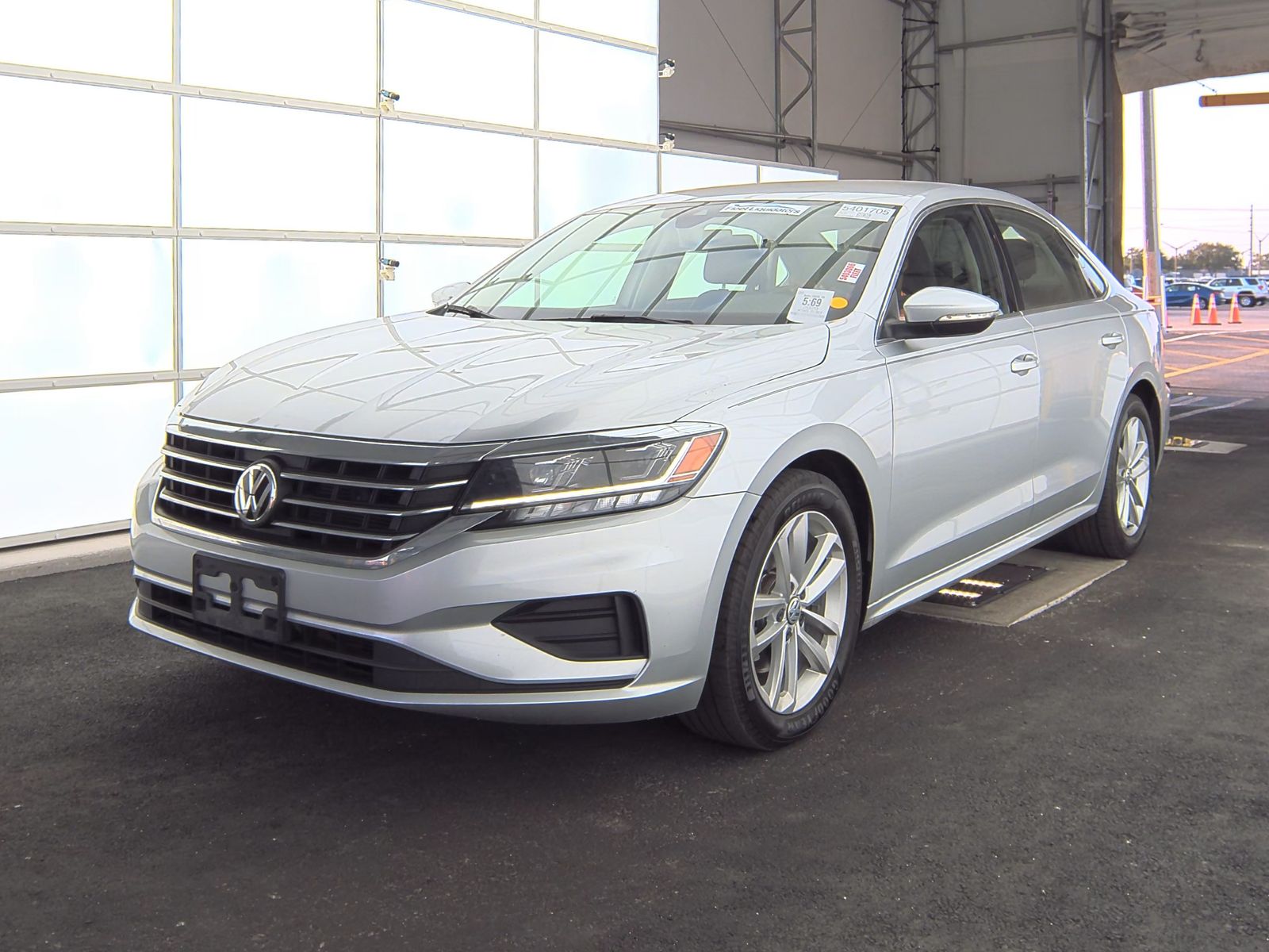 2020 Volkswagen Passat 2.0T SE FWD