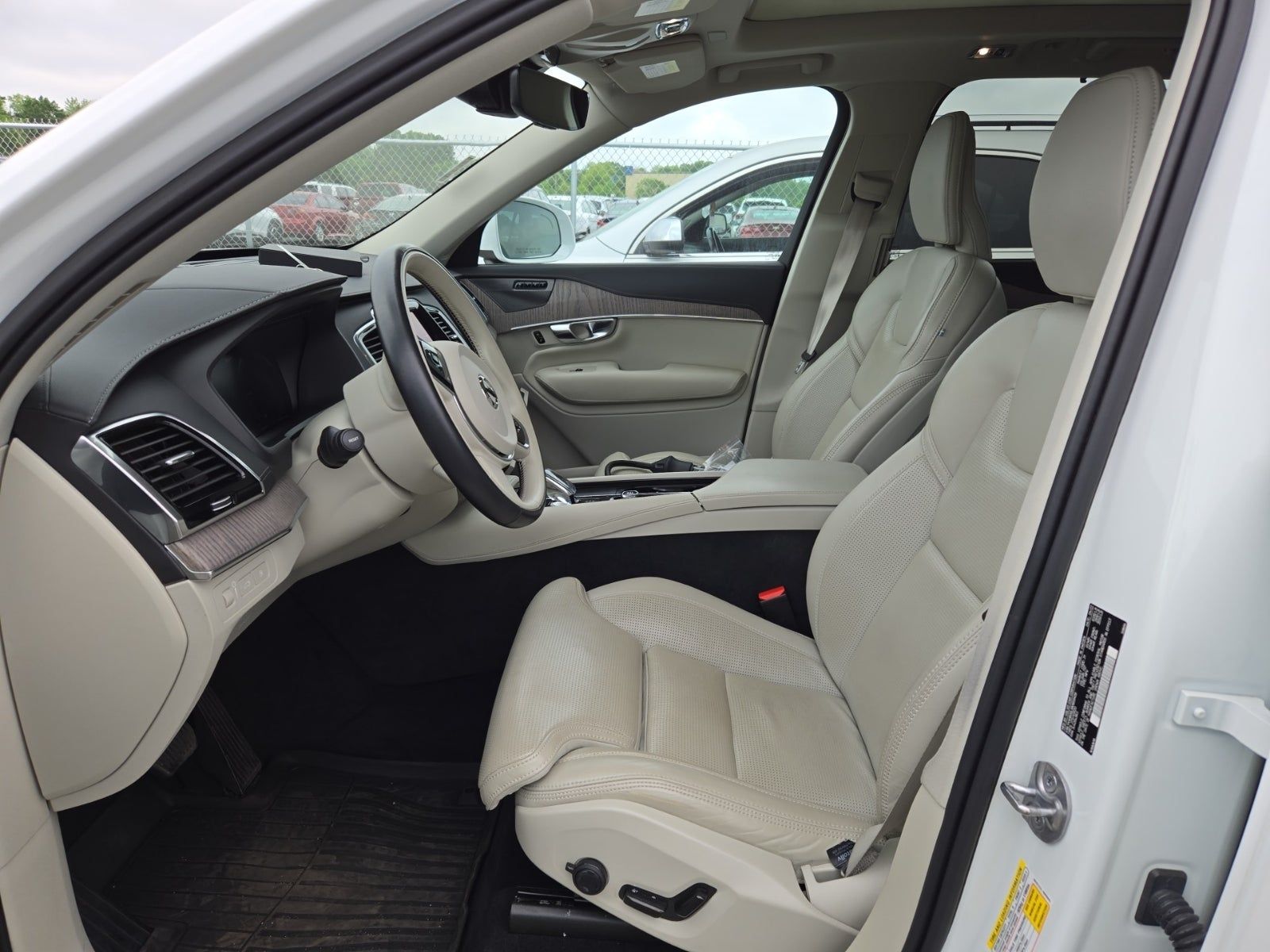 2022 Volvo XC90 Recharge T8 Inscription AWD