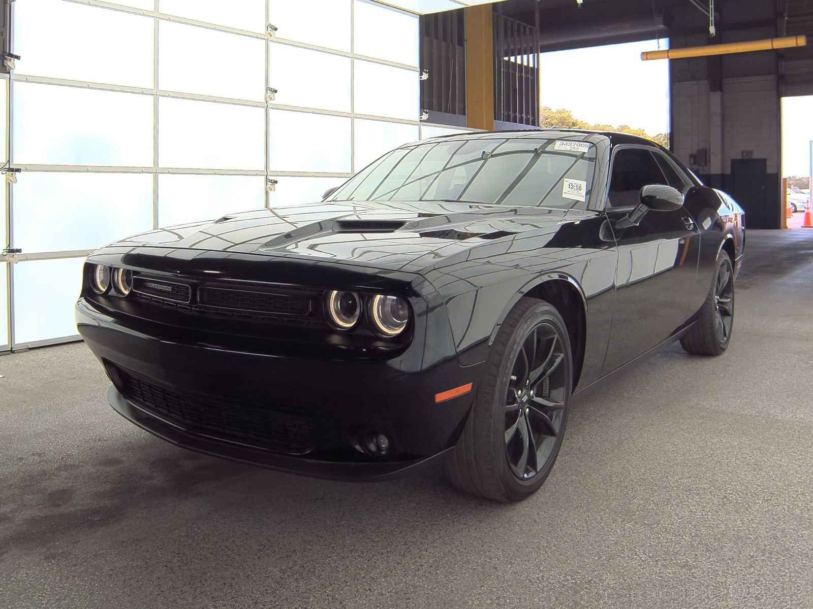 2018 Dodge Challenger SXT RWD