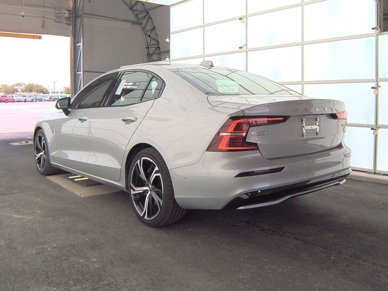 2024 Volvo S60 B5 Plus FWD