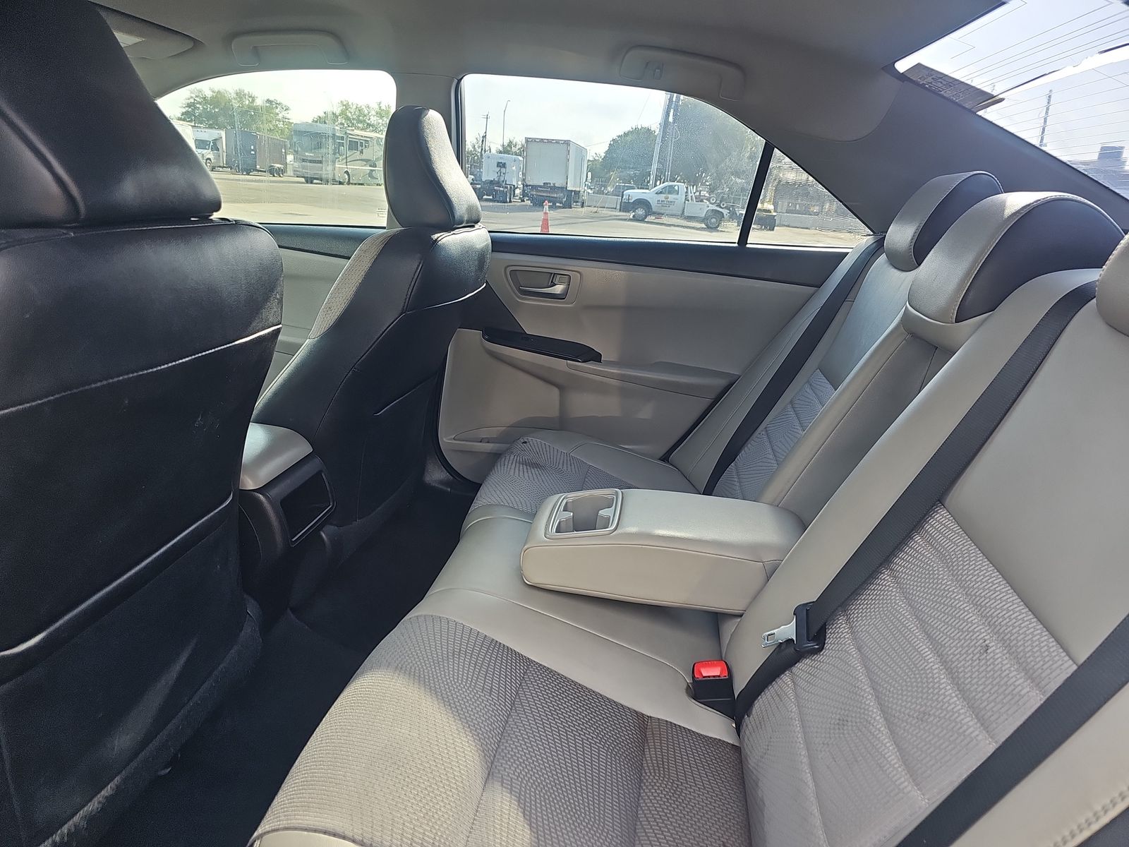 2017 Toyota Camry SE FWD