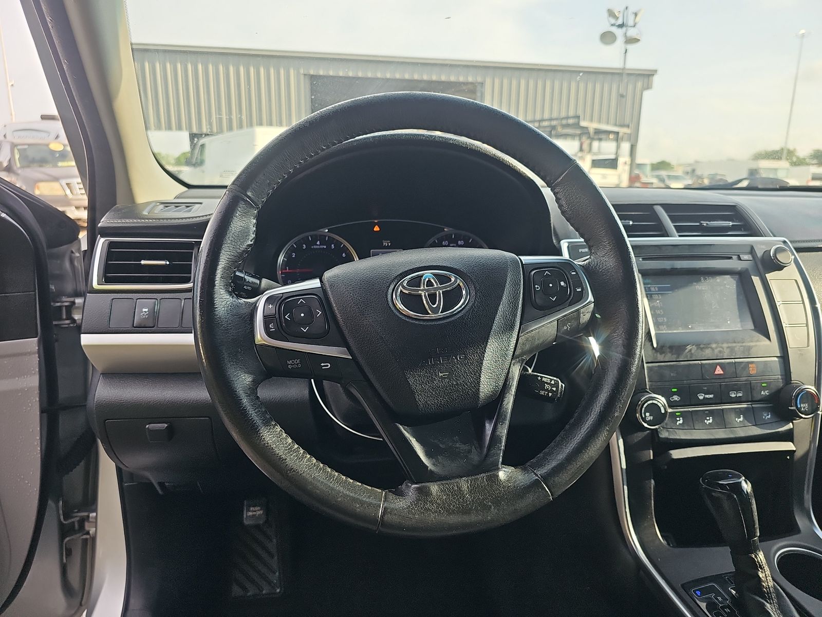 2017 Toyota Camry SE FWD