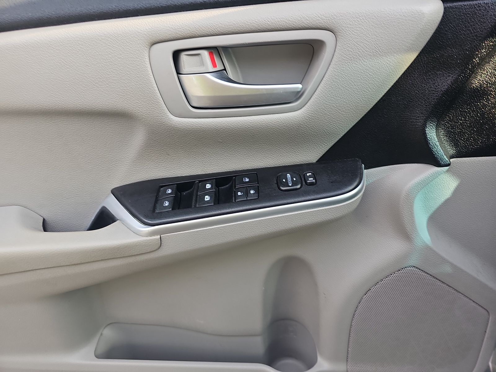 2017 Toyota Camry SE FWD
