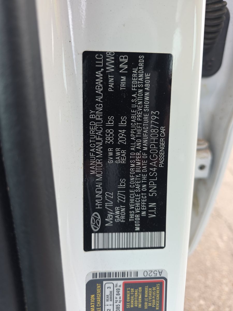 2023 Hyundai Elantra SEL FWD