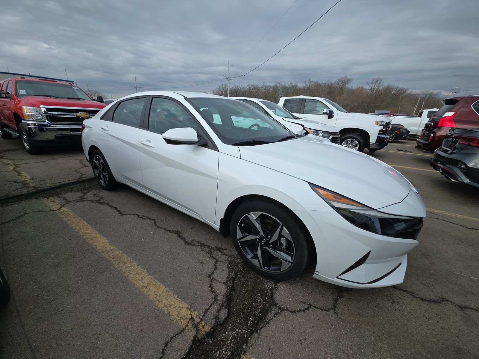 2023 Hyundai Elantra SEL FWD
