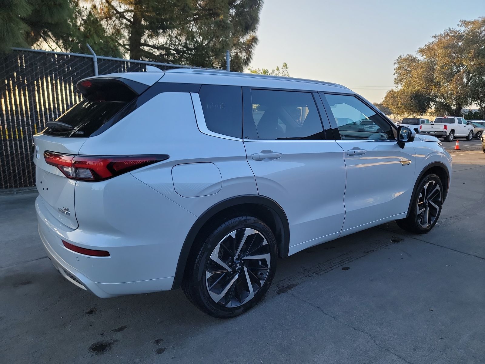 2023 Mitsubishi Outlander PHEV SEL AWD