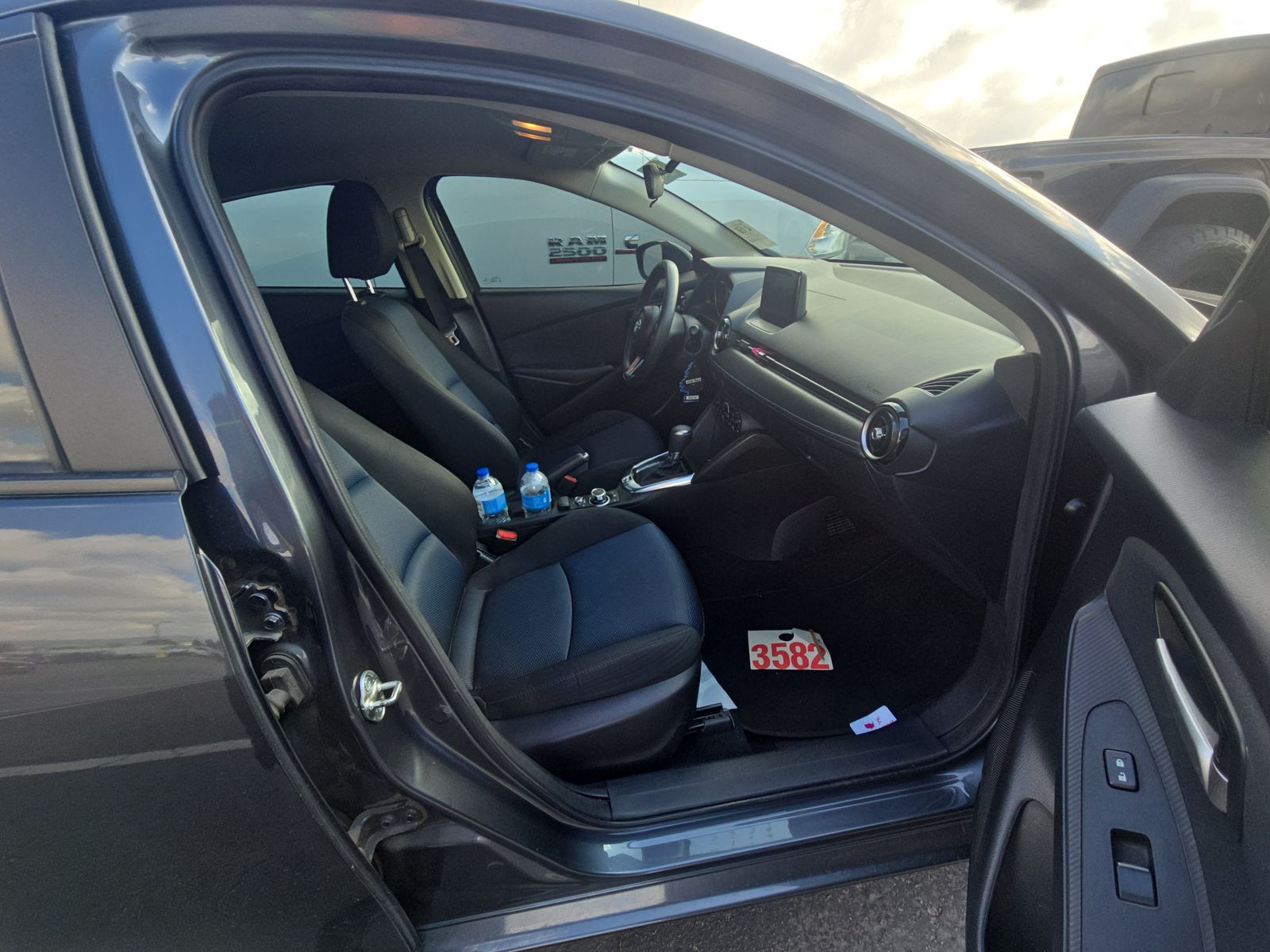 2020 Toyota Yaris LE FWD