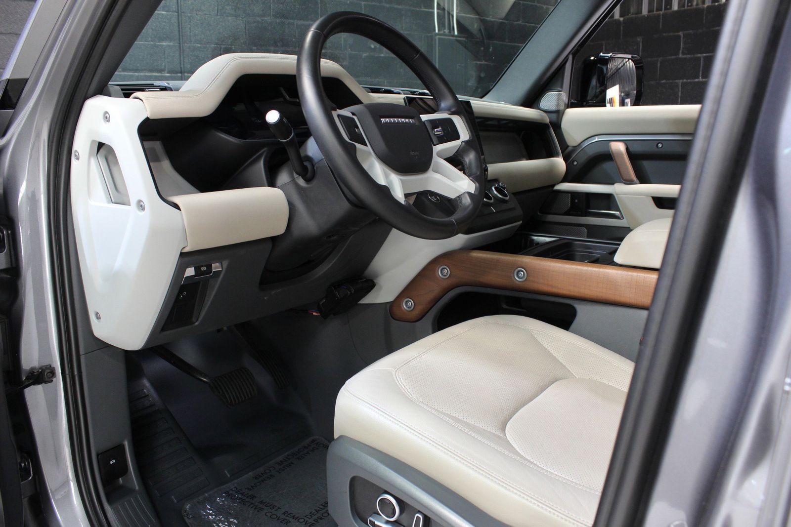 2023 Land Rover Defender 130 SE AWD