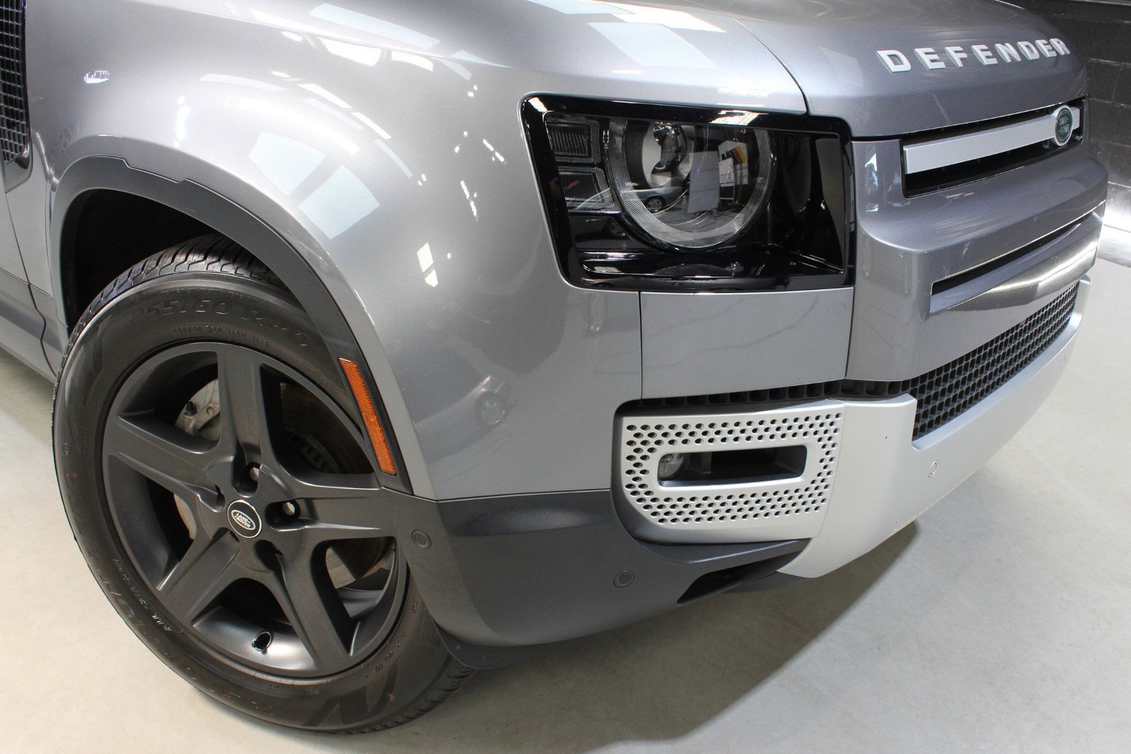 2023 Land Rover Defender 130 SE AWD