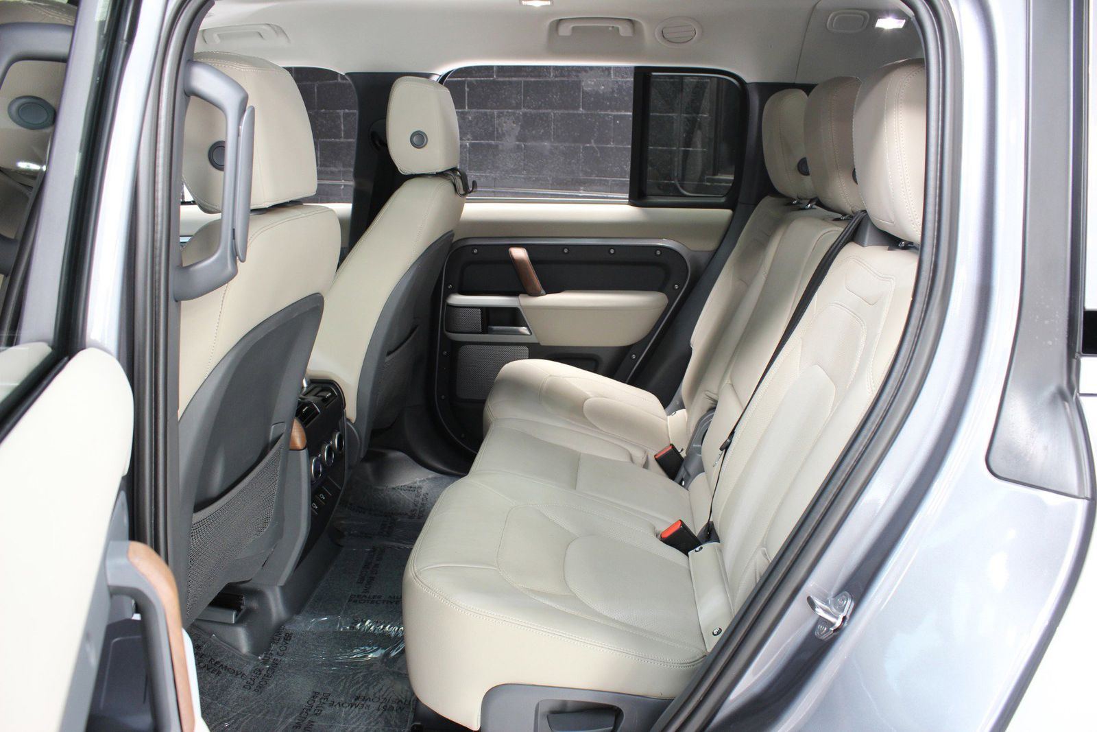 2023 Land Rover Defender 130 SE AWD