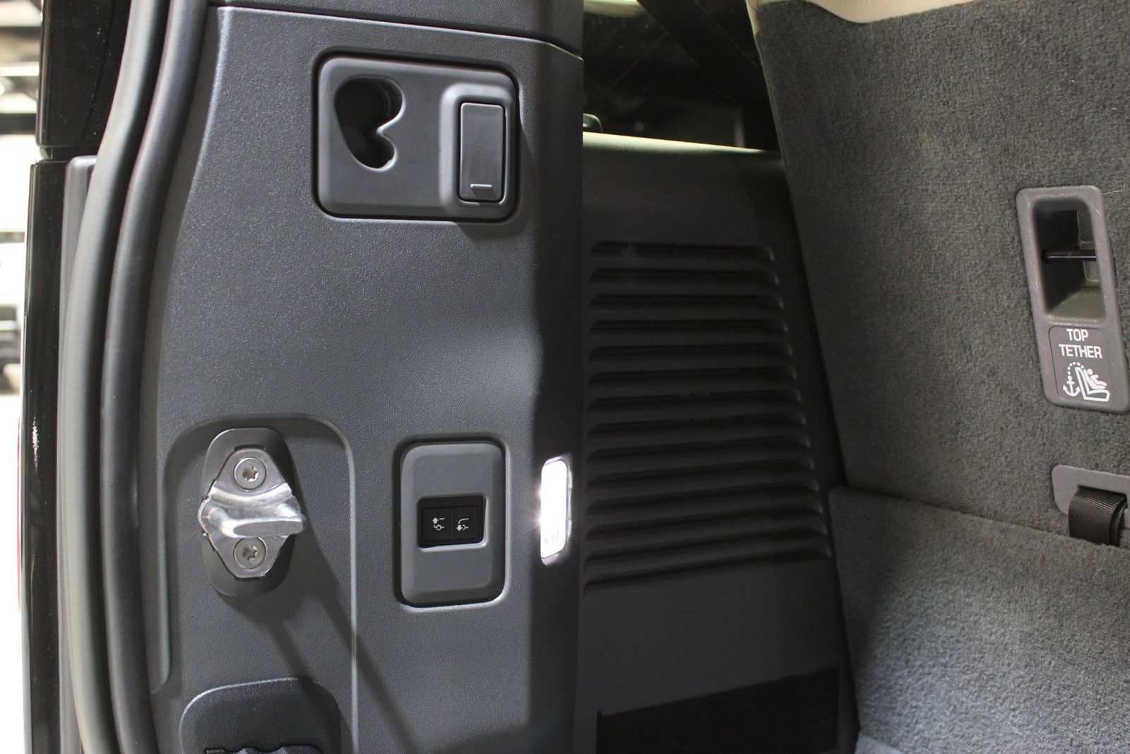 2023 Land Rover Defender 130 SE AWD