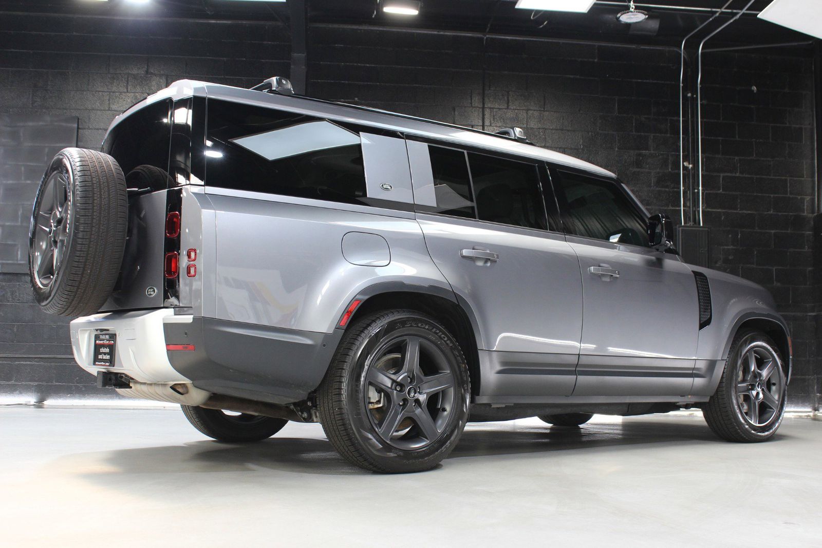 2023 Land Rover Defender 130 SE AWD