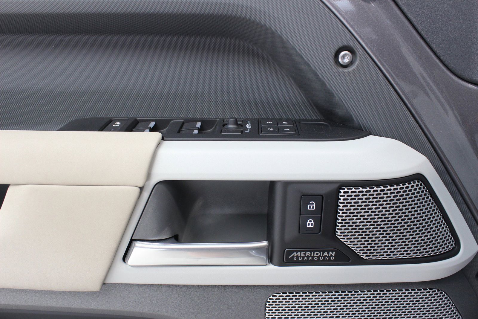 2023 Land Rover Defender 130 SE AWD