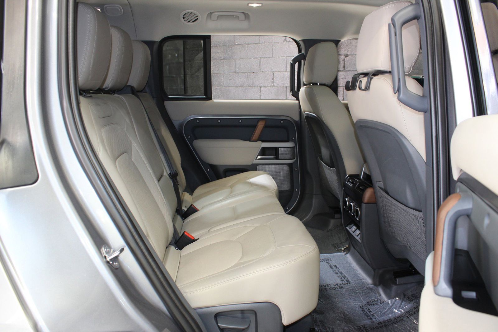 2023 Land Rover Defender 130 SE AWD