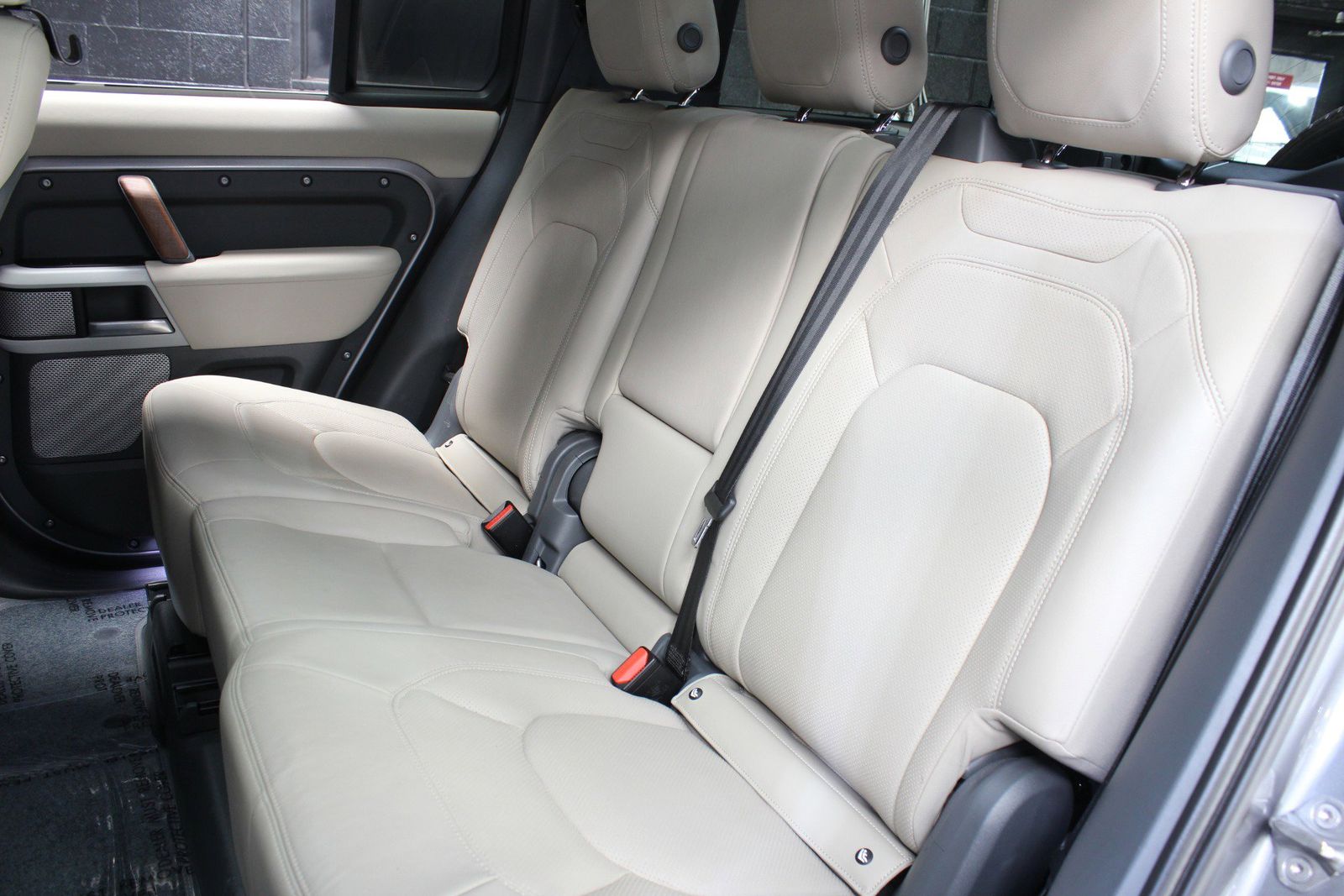 2023 Land Rover Defender 130 SE AWD