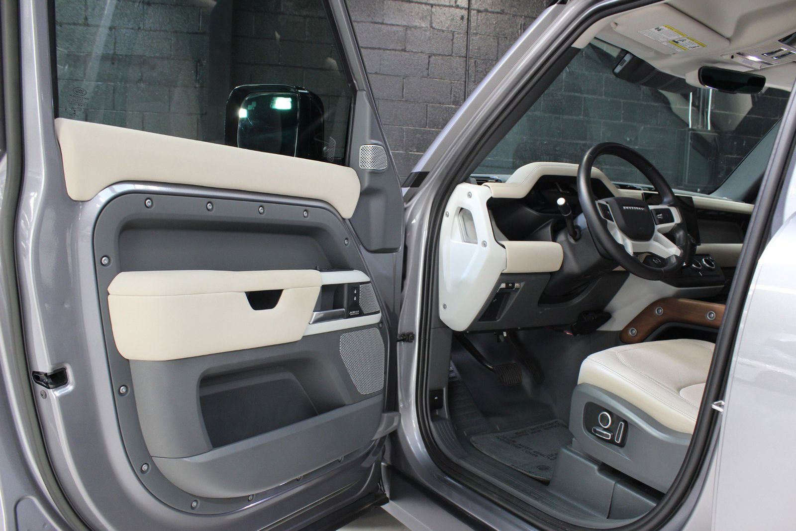 2023 Land Rover Defender 130 SE AWD