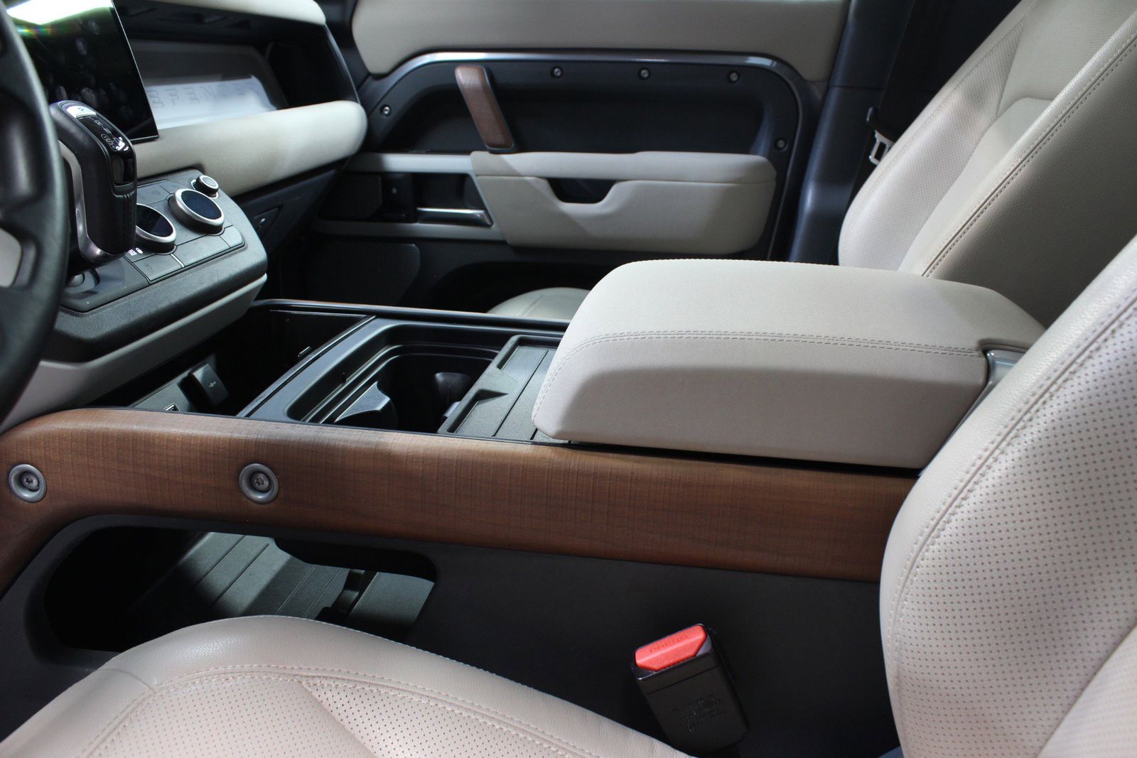 2023 Land Rover Defender 130 SE AWD