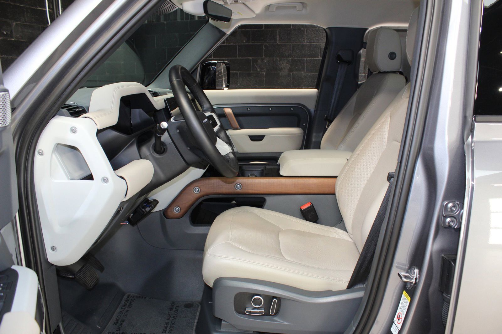 2023 Land Rover Defender 130 SE AWD